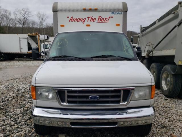 2006 Ford Econoline E350 Super Duty Cutaway Van