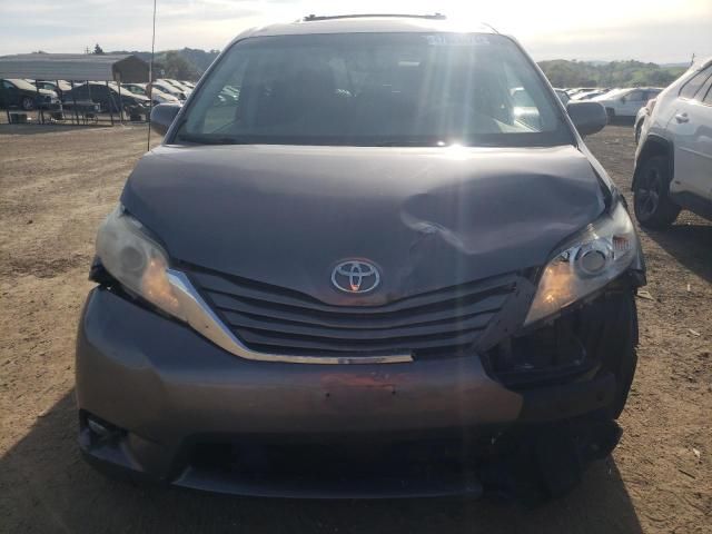 2014 Toyota Sienna XLE