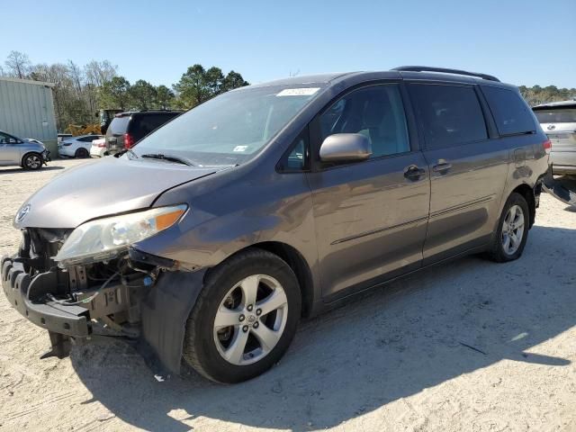 2013 Toyota Sienna LE