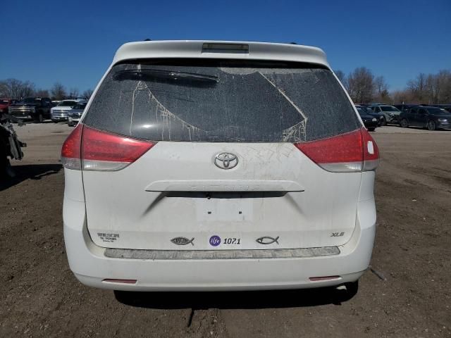 2014 Toyota Sienna XLE