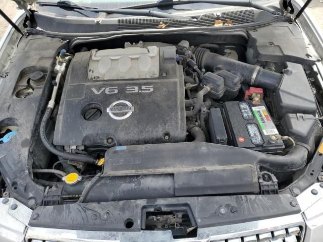 2004 Nissan Maxima SE