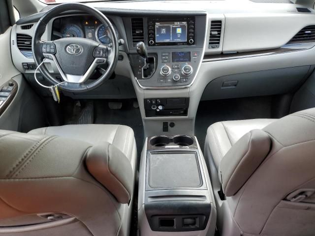 2018 Toyota Sienna XLE