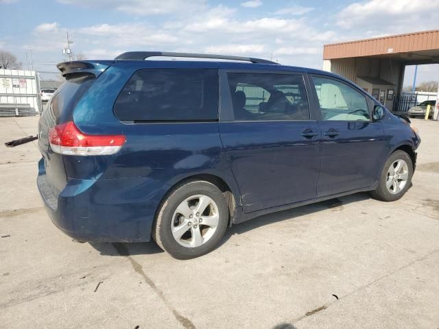 2011 Toyota Sienna LE