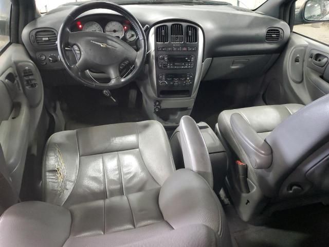 2005 Chrysler Town & Country Touring