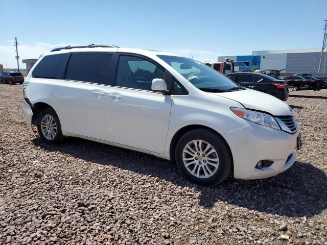 2017 Toyota Sienna XLE