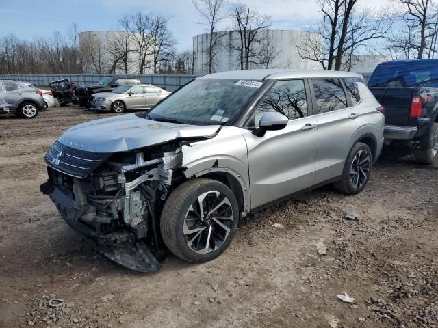 2022 Mitsubishi Outlander ES