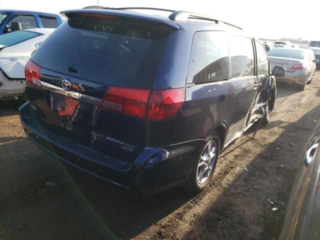 2004 Toyota Sienna XLE