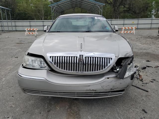 2006 Lincoln Town Car Signature