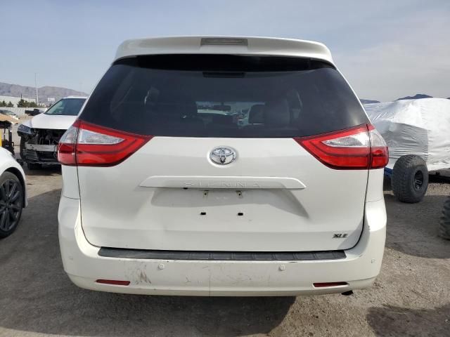 2017 Toyota Sienna XLE