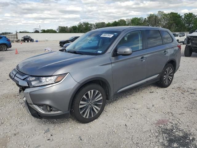 2020 Mitsubishi Outlander SE