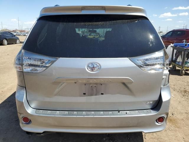 2016 Toyota Sienna SE