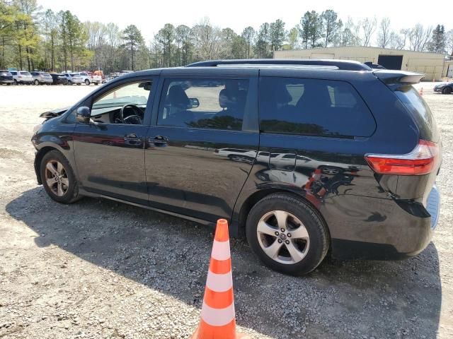 2018 Toyota Sienna LE