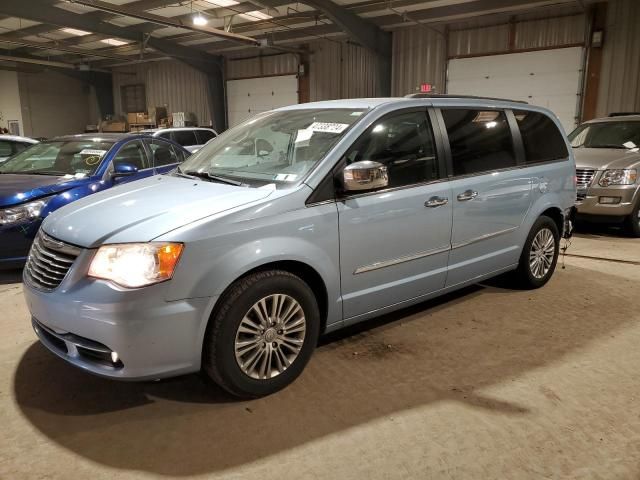 2013 Chrysler Town & Country Touring L