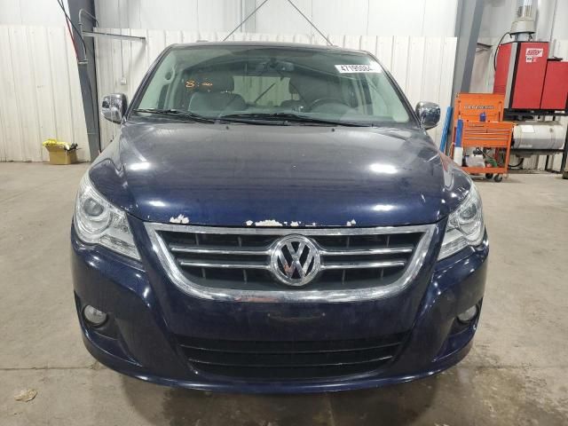 2013 Volkswagen Routan SEL Premium