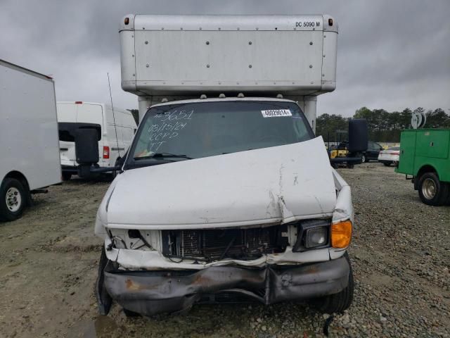 2006 Ford Econoline E450 Super Duty Cutaway Van