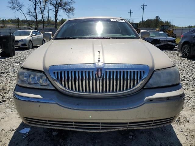 2005 Lincoln Town Car Signature