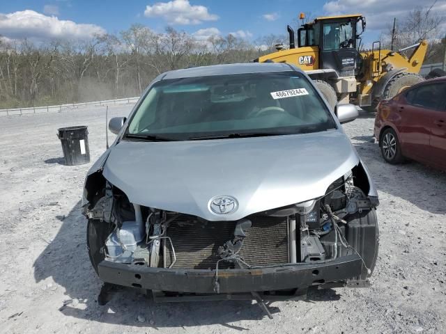 2014 Toyota Sienna LE