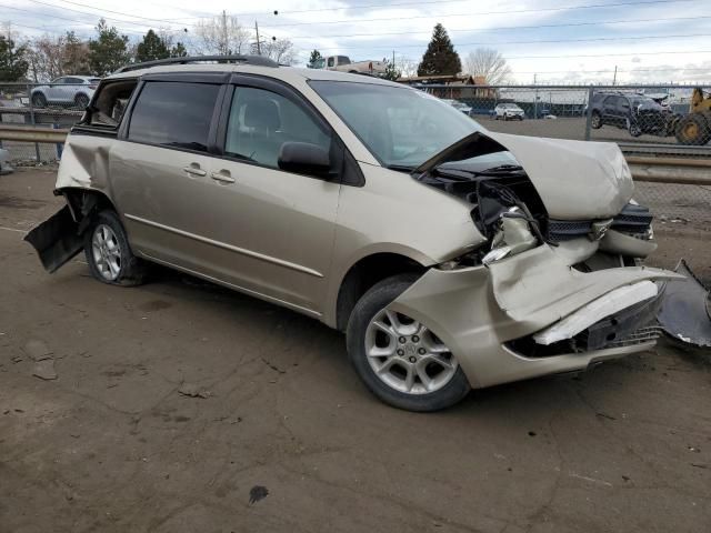 2005 Toyota Sienna LE