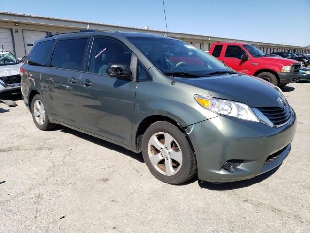 2014 Toyota Sienna LE