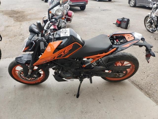 2023 KTM 200 Duke