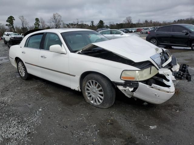 2005 Lincoln Town Car Signature Limited