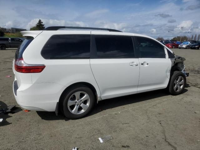 2017 Toyota Sienna LE