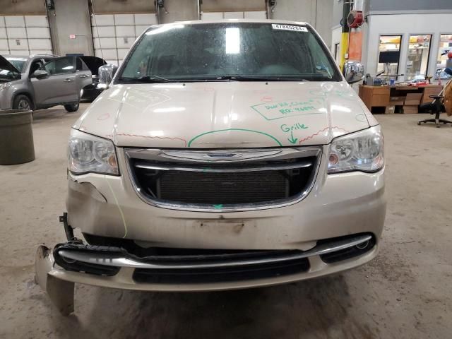 2014 Chrysler Town & Country Touring L