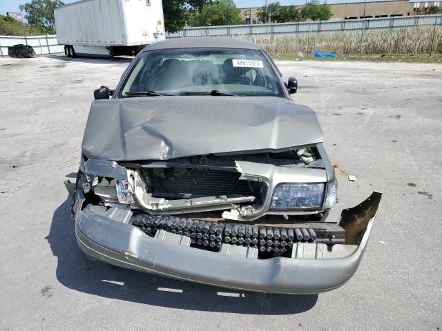 2003 Ford Crown Victoria LX