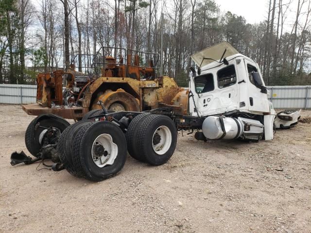 2021 Freightliner Cascadia 126