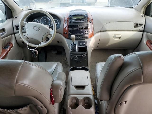 2005 Toyota Sienna XLE