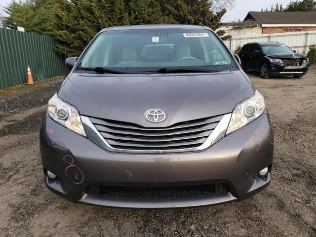 2014 Toyota Sienna XLE