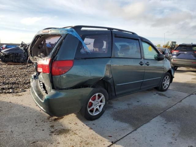 2004 Toyota Sienna CE