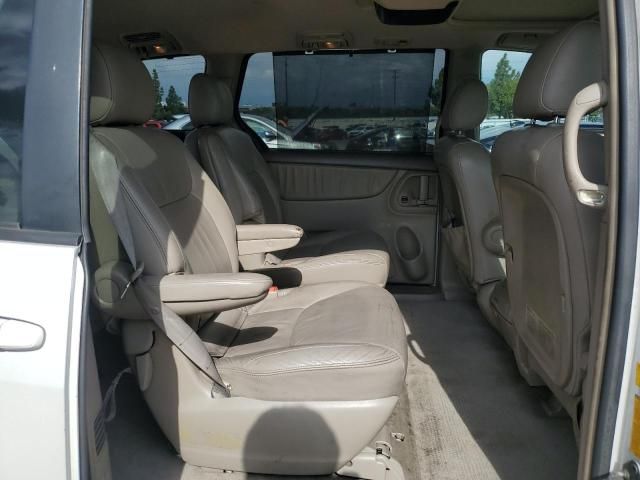 2004 Toyota Sienna XLE