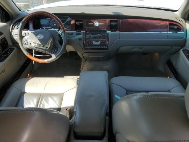 2004 Lincoln Town Car Ultimate