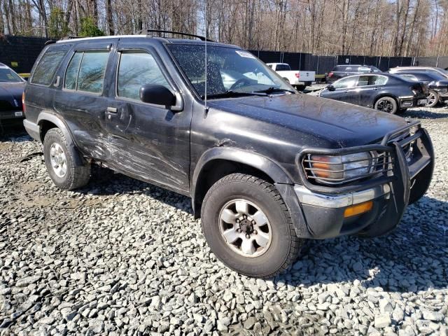 1999 Nissan Pathfinder LE