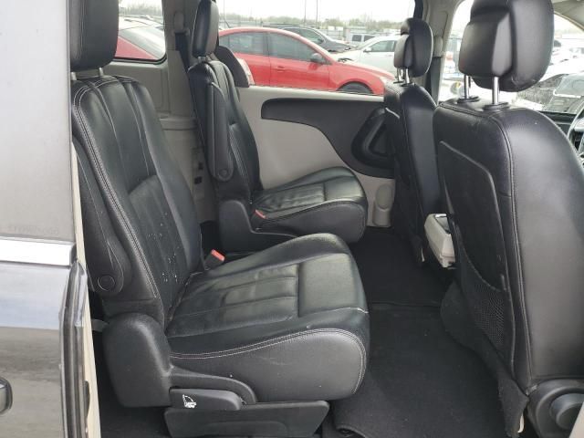 2012 Chrysler Town & Country Touring