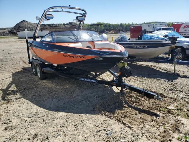 2012 Malibu Boat