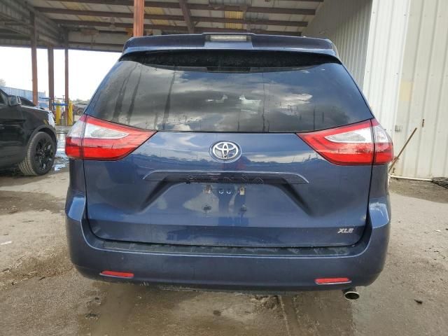 2019 Toyota Sienna XLE