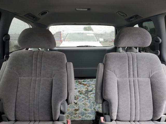 2001 Toyota Sienna LE