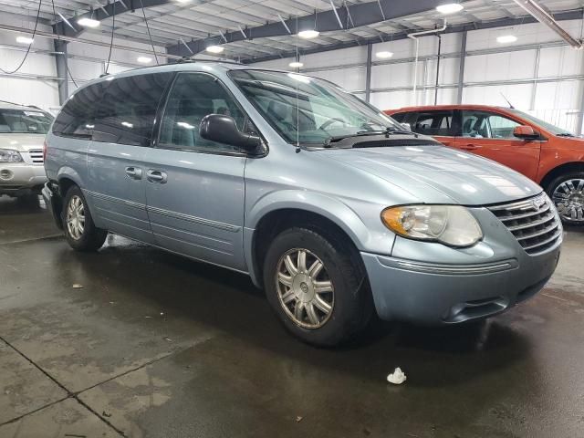 2005 Chrysler Town & Country Touring