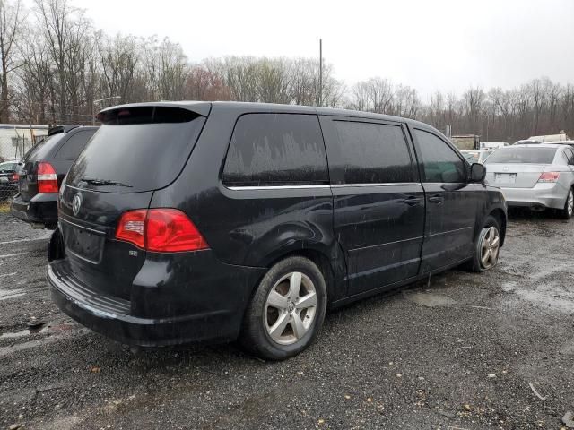 2010 Volkswagen Routan SE