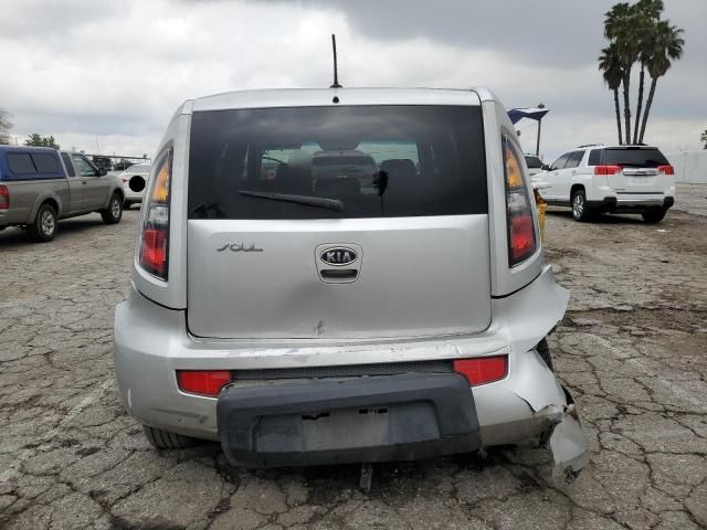 2010 KIA Soul +