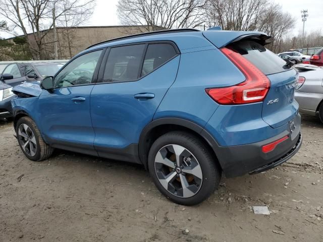 2024 Volvo XC40 Core