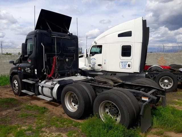 2016 Freightliner Cascadia 125