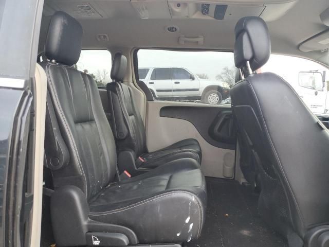 2012 Chrysler Town & Country Touring