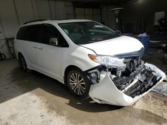 2018 Toyota Sienna XLE