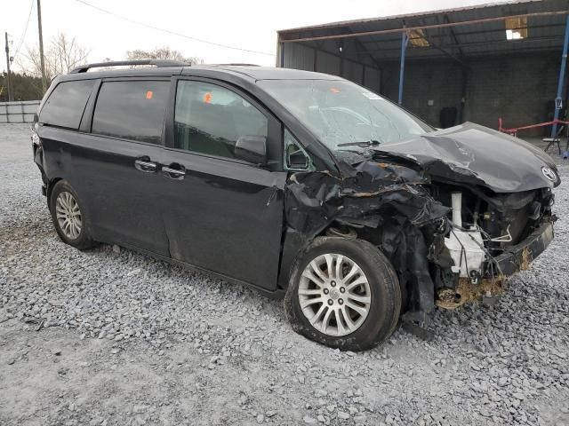 2017 Toyota Sienna XLE