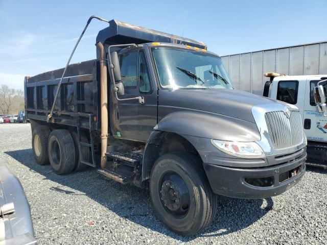 2005 International 4000 4400