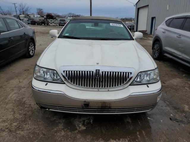 2003 Lincoln Town Car Signature