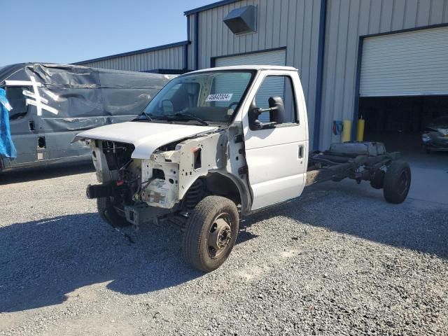 2017 Ford Econoline E450 Super Duty Cutaway Van